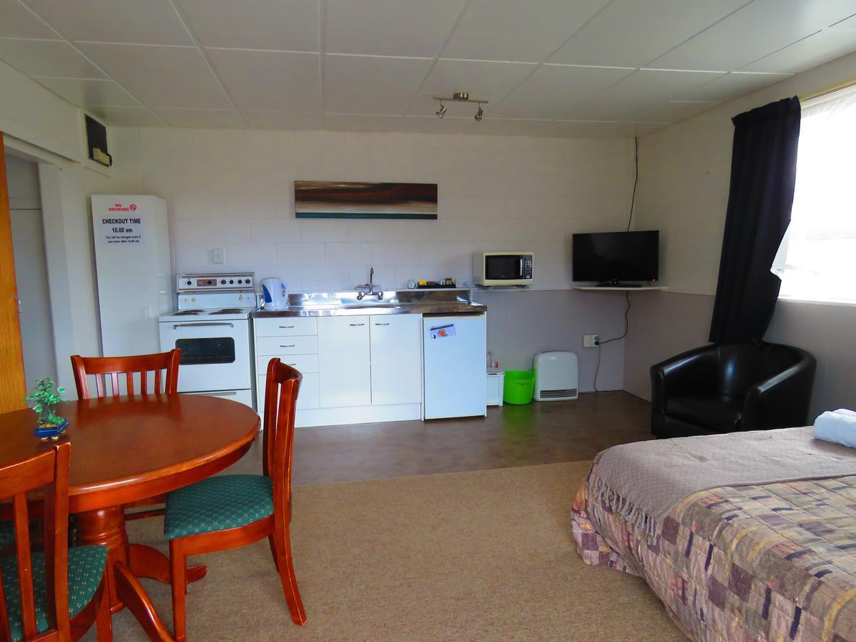 Opunake Motel And Backpackers Lodge Exterior foto