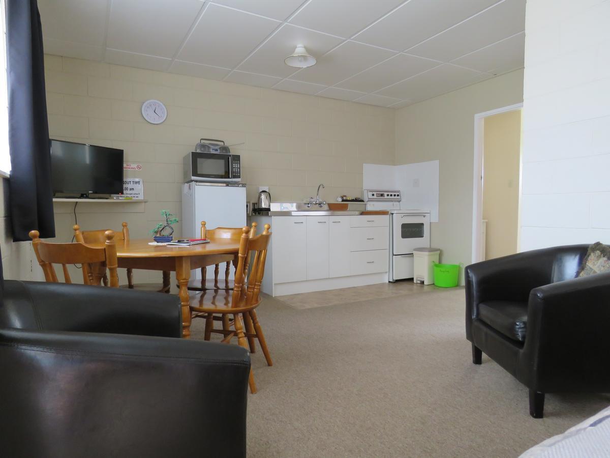 Opunake Motel And Backpackers Lodge Quarto foto